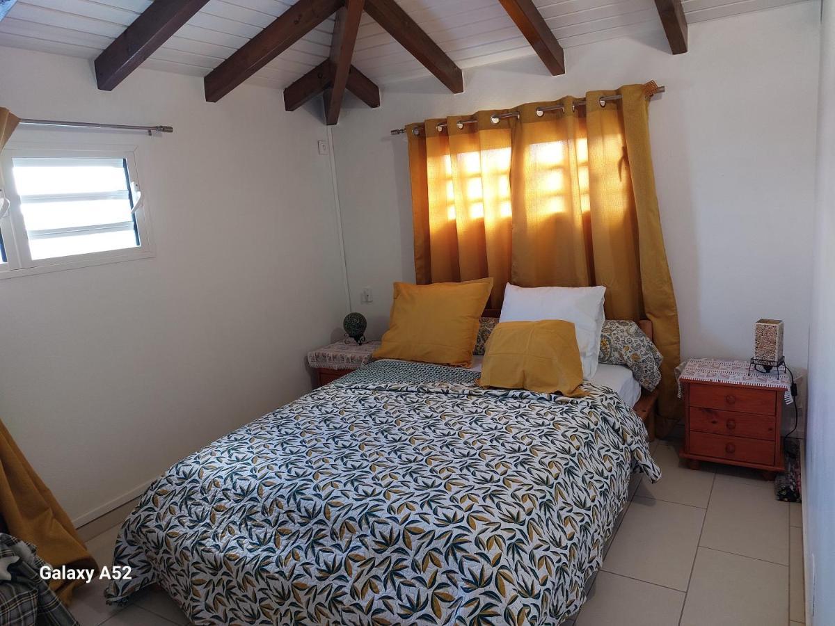 Haut De Villa Agreable Et Paisible Climatise, Wifi Anse-Bertrand Exteriér fotografie