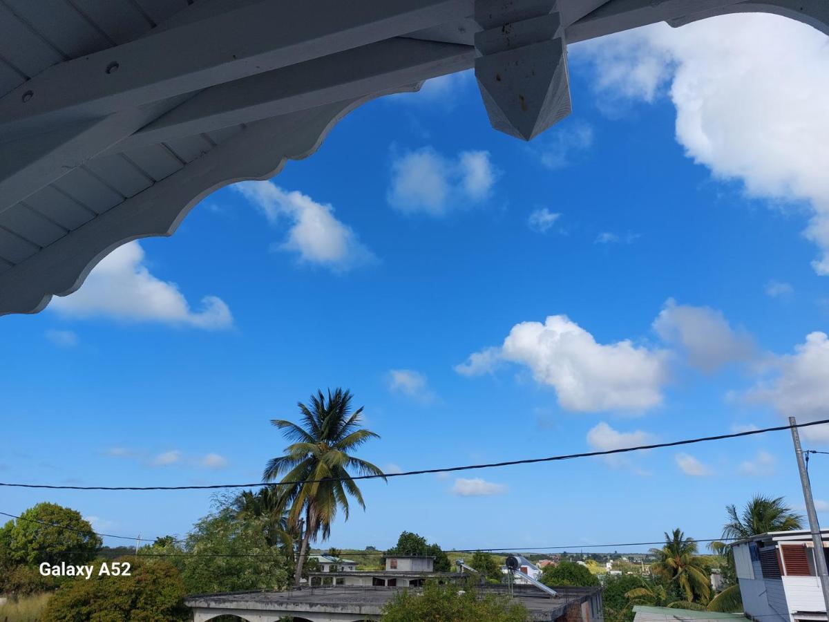 Haut De Villa Agreable Et Paisible Climatise, Wifi Anse-Bertrand Exteriér fotografie